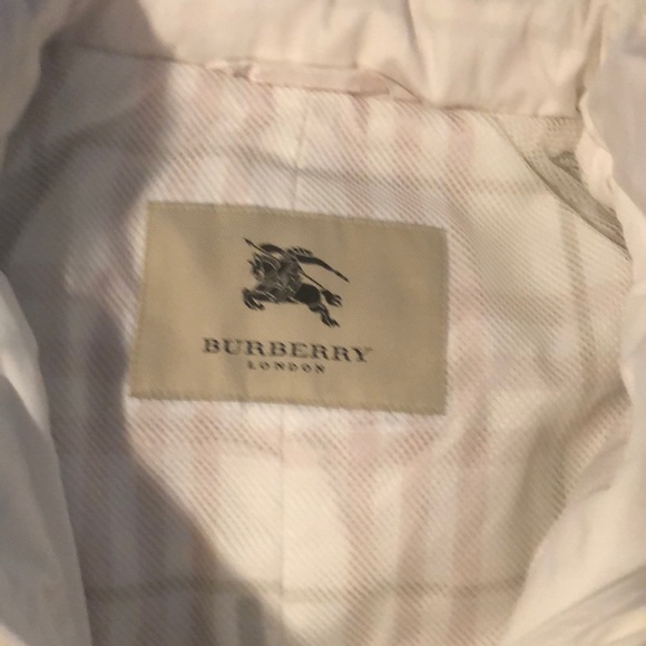 Burberry white vest - Picture 3 of 9